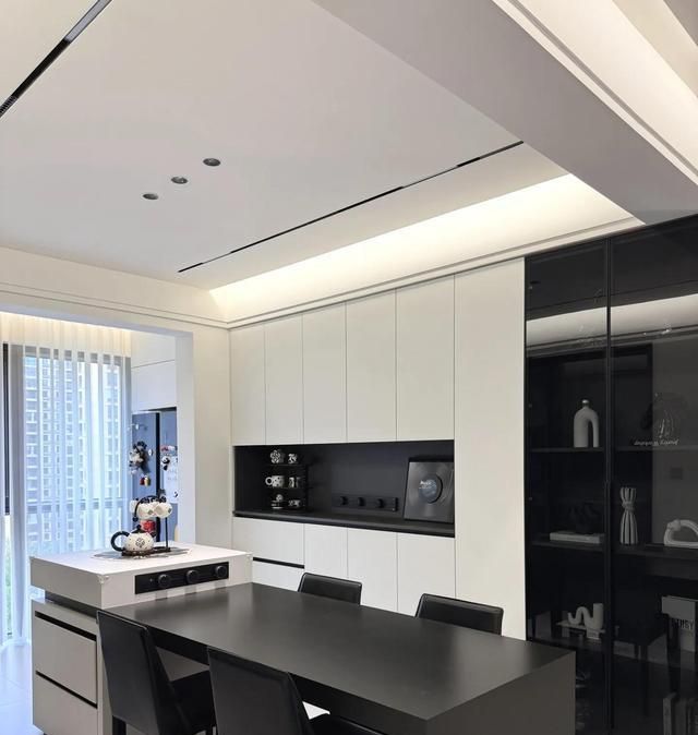 现代简约风,纯粹线条勾勒空间轮廓 现代简约风, 空间叙事删繁就简,以纯粹线条勾勒空间轮廓。 - 家居知识