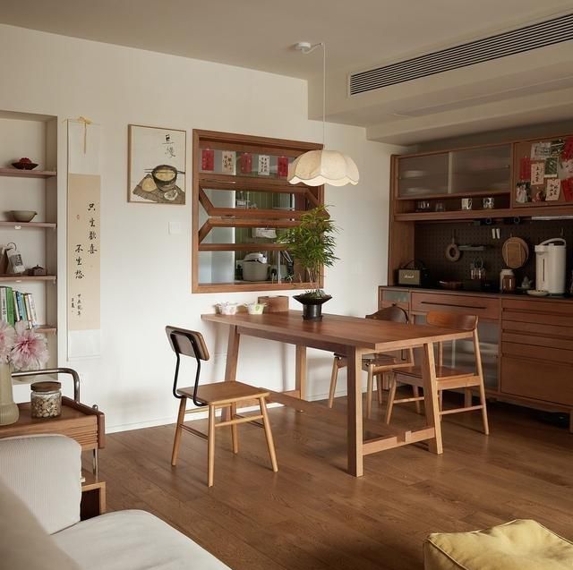 115㎡全屋原木风,十年不过时的佛系装修典范 这是我见过最佛系的装修:115㎡全屋原木风再过10年也不过时 - 家居知识