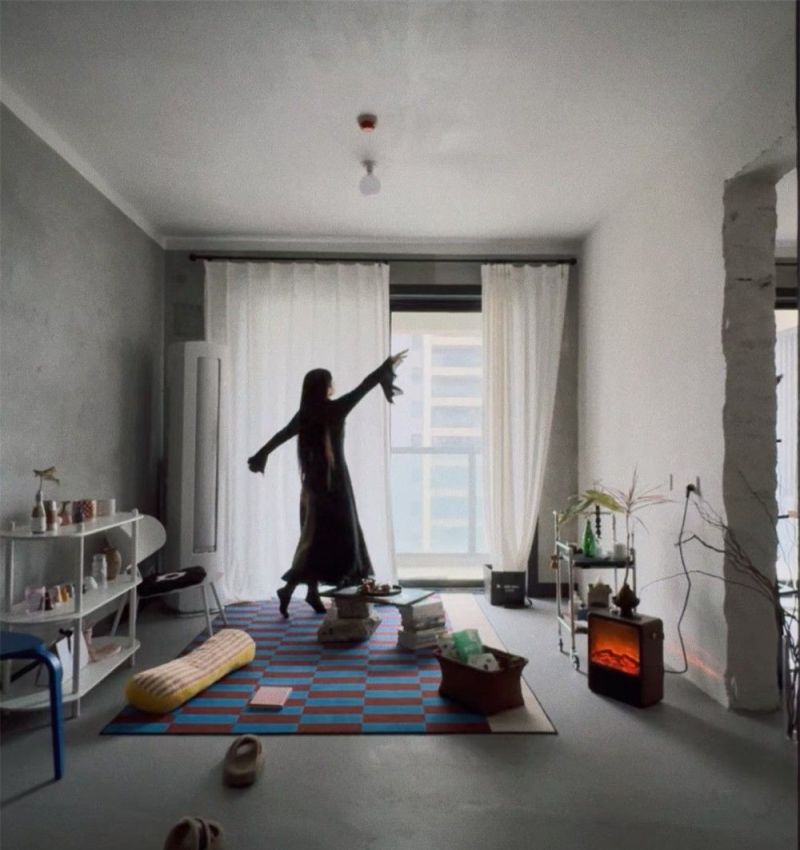 河南姑娘晒出“毛坯风”装修，只刷腻子不做门，虽粗糙却省钱省心 - 家居知识