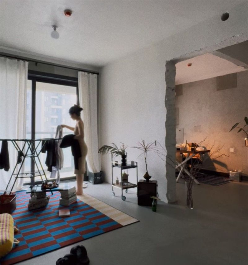 河南姑娘晒出“毛坯风”装修，只刷腻子不做门，虽粗糙却省钱省心 - 家居知识