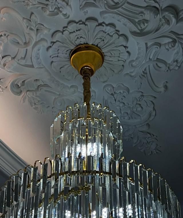 240㎡复古轻奢装修范本,巧妙驾驭多色彩不杂乱 装修时色彩太多怕杂乱?这份240㎡复古轻奢范本请收好! - 家居知识