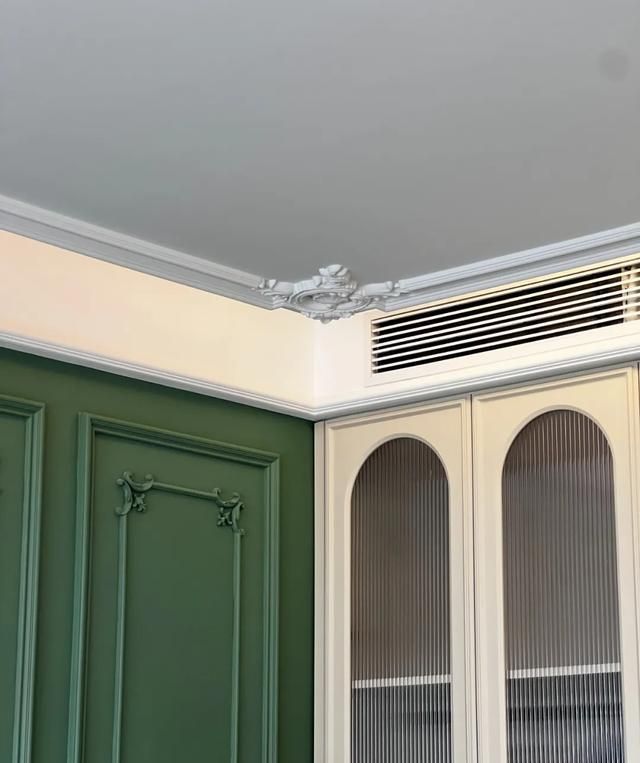 240㎡复古轻奢装修范本,巧妙驾驭多色彩不杂乱 装修时色彩太多怕杂乱?这份240㎡复古轻奢范本请收好! - 家居知识