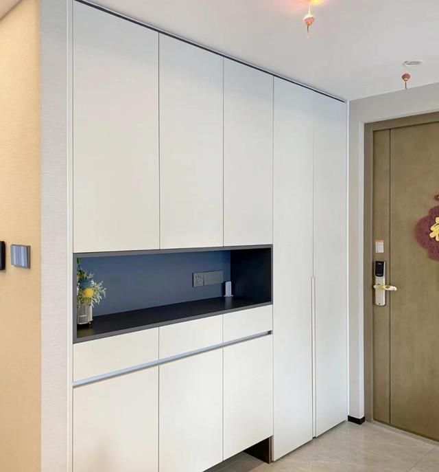 玄关柜必做凹格设计,实用至上非花哨 若再装修,玄关柜我一定要做“凹格”,不是花里胡哨,是真实用 - 家居知识
