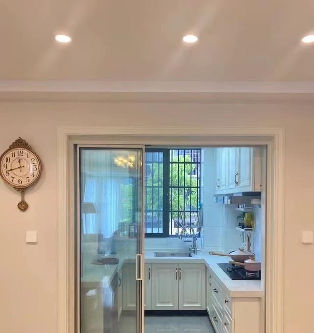 安徽一女子坚持轻硬装,只用10w搞定美式风格的家,结果丑哭了 - 今日头条 安徽一女子坚持轻硬装,只用10w搞定美式风格的家,结果丑哭了 - 家居知识