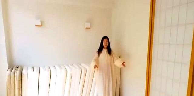 谢依霖晒日式装修翻车！家中装和室惹反感，网友劝其别来内地赚钱 - 家居知识