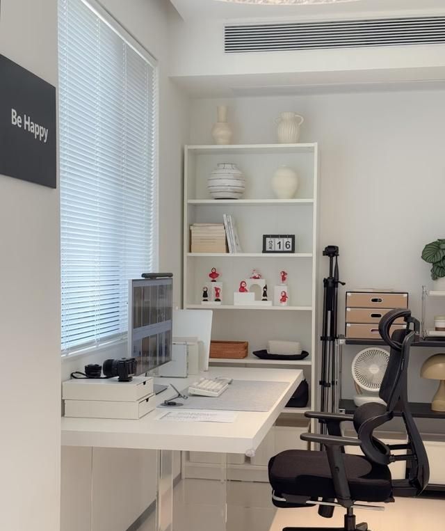 106㎡极简风装修获赞无数,屋主直言,再装100次也不换风格! 普通人106㎡装成这样很满意,再装修100次!依然坚定选择极简风: - 家居知识