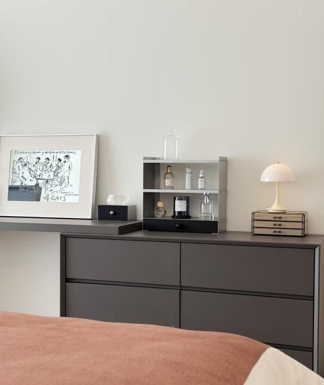 106㎡极简风装修获赞无数,屋主直言,再装100次也不换风格! 普通人106㎡装成这样很满意,再装修100次!依然坚定选择极简风: - 家居知识