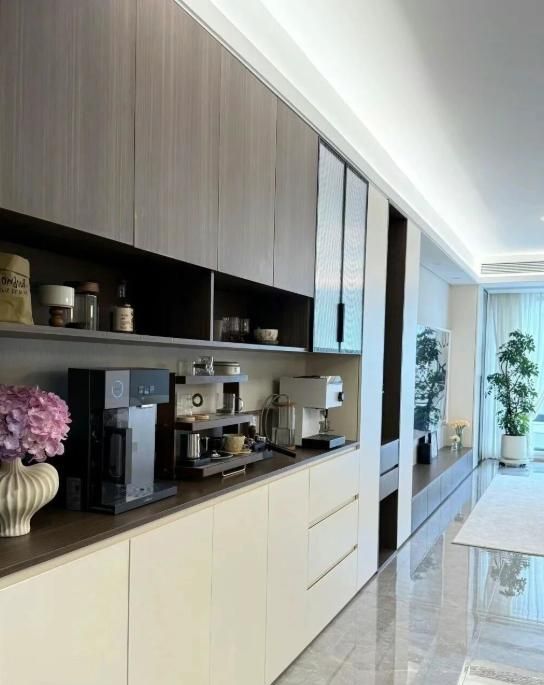 奶油风邂逅烟火气,开放式布局打造越住越大的家 当奶油风撞上烟火气,一体化开放式布局,让家越住越大 - 家居知识