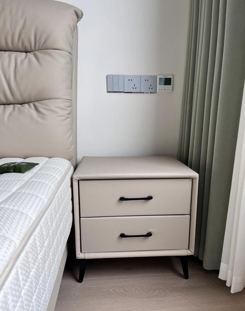 年轻人抛弃传统床头柜,新式做法既高级又实用 “床头柜”已逐渐退出中国家庭!看年轻人的新式做法,高级还实用 - 家居知识