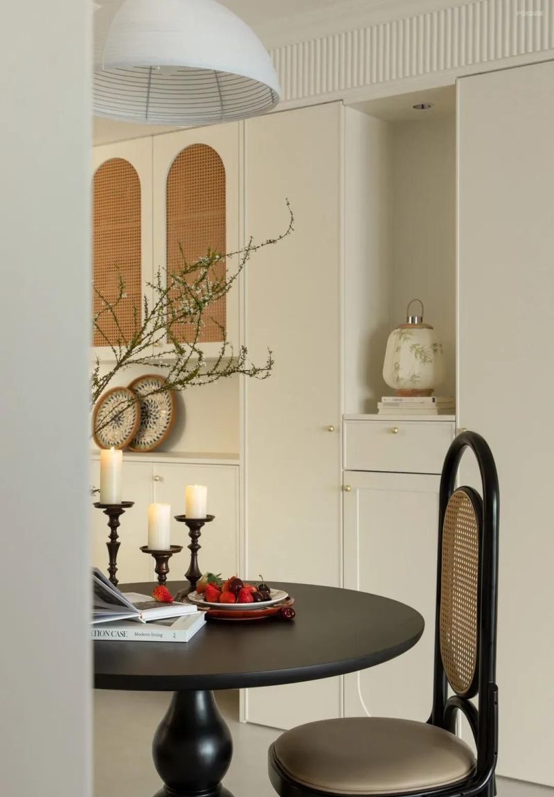 软装魔法,轻松打造油画般法式风情家居 纯靠软装搞定法式风?美得像幅油画 - 家居知识