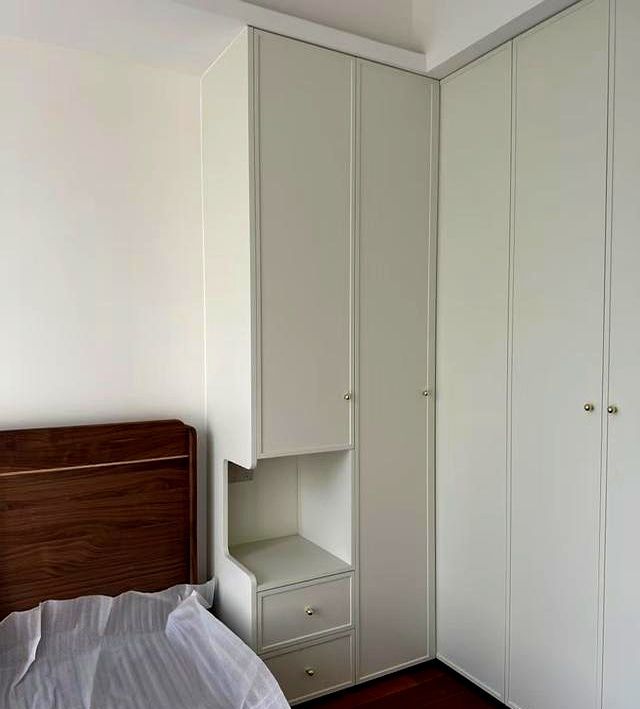 “床头柜”已逐渐退出中国家庭，看看年轻人的做法，高级又实用 - 家居知识