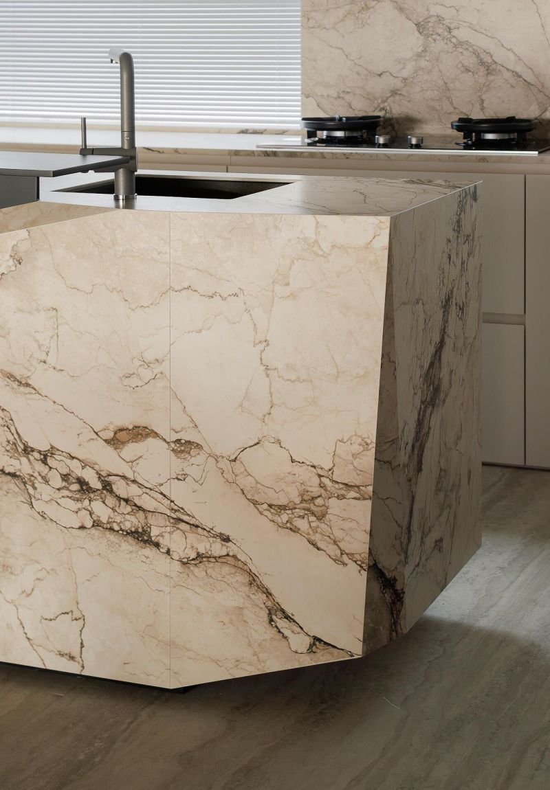 极简住宅中的克制奢华,高级感藏于细节 在极简里藏满高级感,这套住宅把“克制奢华”玩明白了 - 家居知识