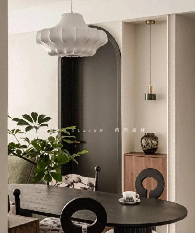 轻法式混搭中古风，御湖半岛102㎡高颜值收纳设计