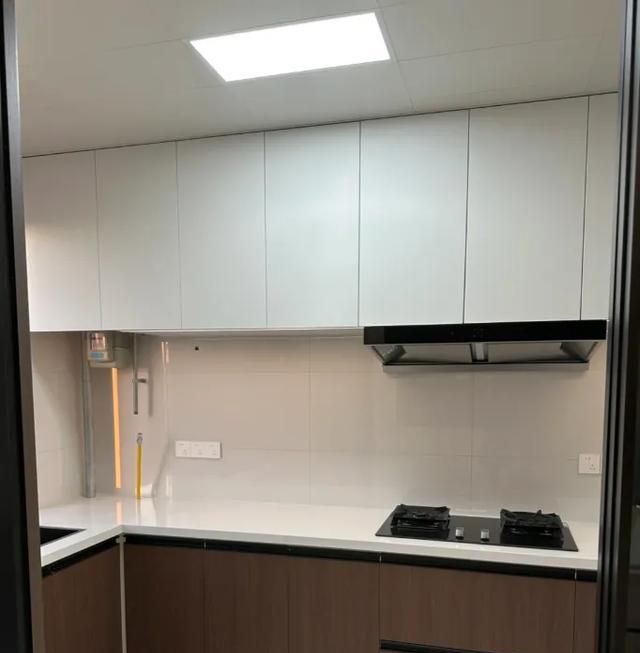 橱柜定制8大隐藏雷区,90%的人踩坑不自知! 橱柜定制翻车实录:这8个‘隐藏雷区’,90%人已中招! - 家居知识