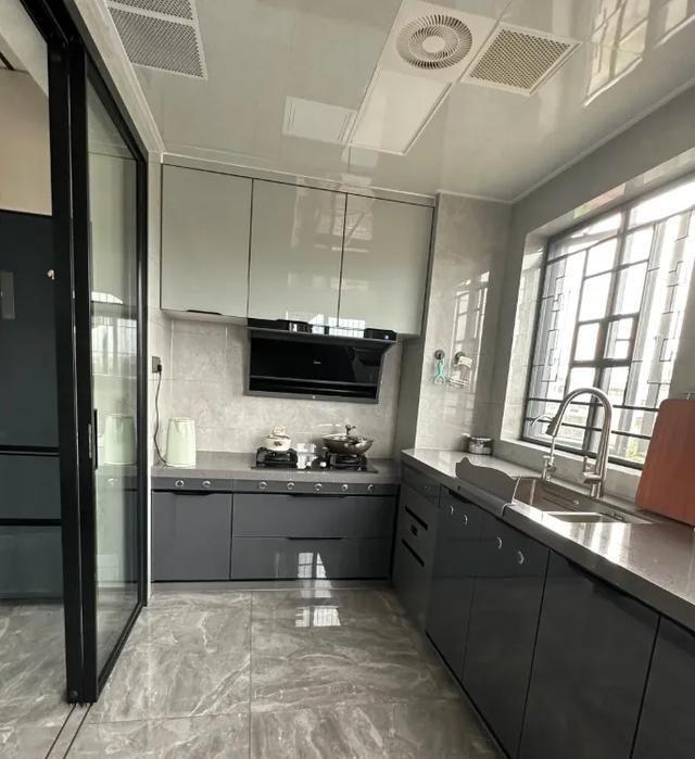 橱柜定制8大隐藏雷区,90%的人踩坑不自知! 橱柜定制翻车实录:这8个‘隐藏雷区’,90%人已中招! - 家居知识