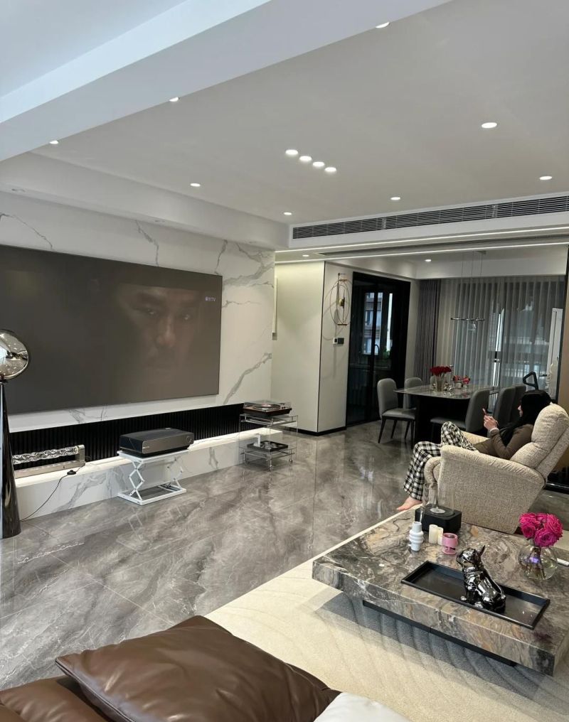 150平现代轻奢风完工实景,高级感拉满一眼心动! 150平现代轻奢风打造完成,这效果绝了,一眼沦陷! - 家居知识