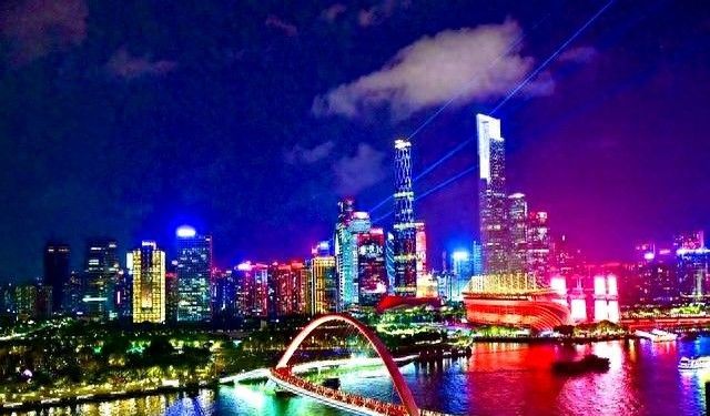 广州式混搭，解锁又美又高级的时尚密码