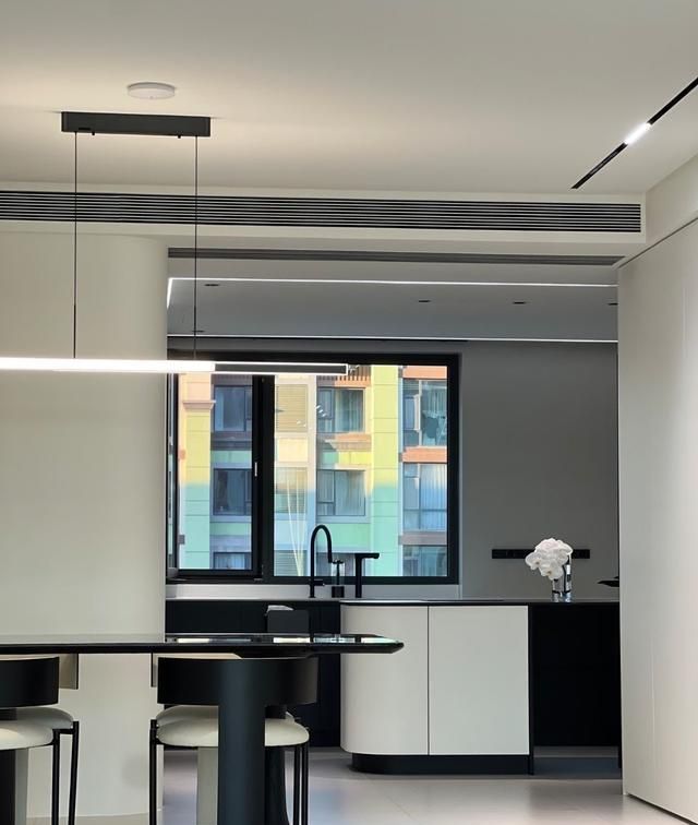 吉林女生打造极简风新家,高级温馨引网友点赞 吉林一女生,坚持装“极简风”,装好后反而显得高级又温馨,晒晒 - 家居知识