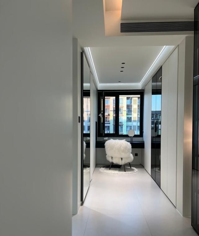 吉林女生打造极简风新家,高级温馨引网友点赞 吉林一女生,坚持装“极简风”,装好后反而显得高级又温馨,晒晒 - 家居知识