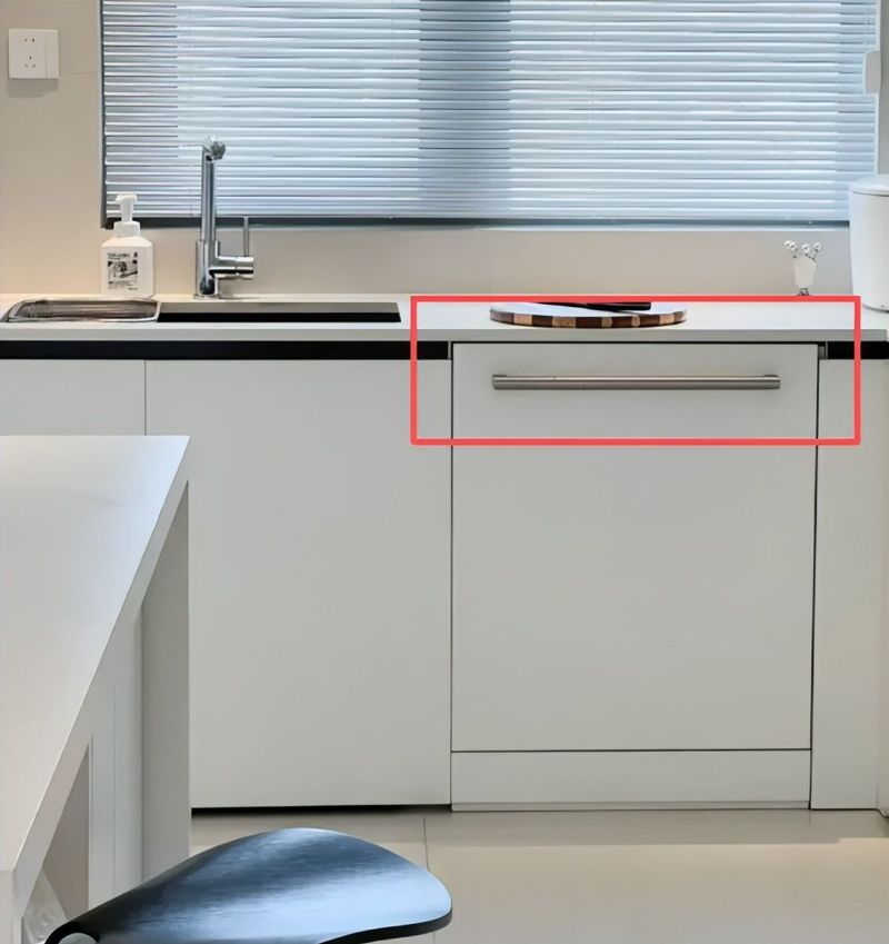 橱柜定制翻车实录：这8个‘隐藏雷区’，90%人已中招！ - 家居知识