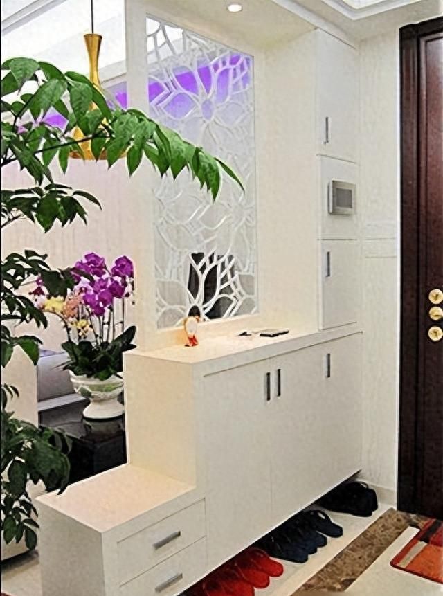 装修师傅推荐鞋柜设计，门厅瞬间整洁，邻居争相模仿！