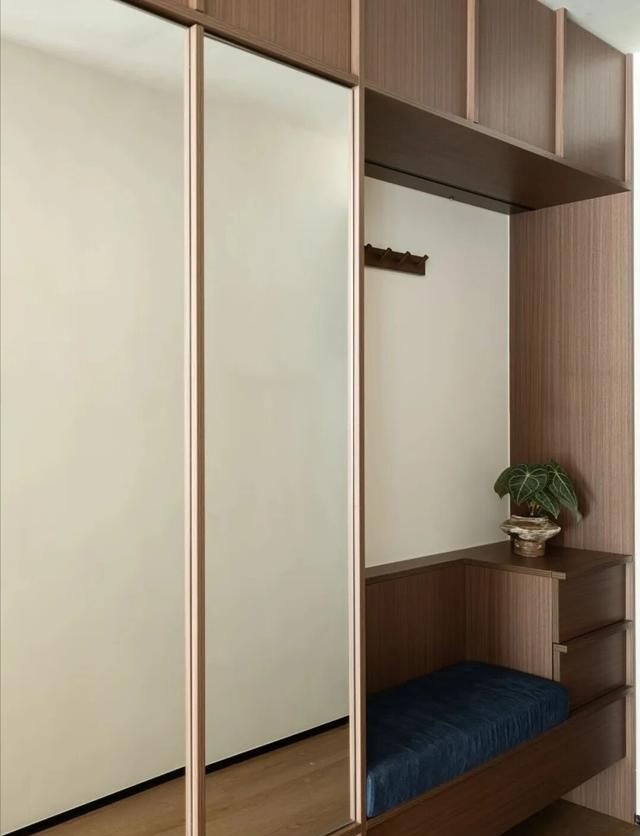 142㎡中古混搭风之家,开放式布局演绎复古与现代的完美碰撞 开放式布局的142㎡中古混搭风之家 - 家居知识