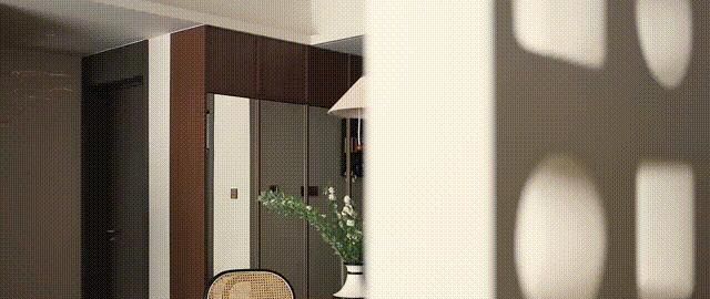 142㎡中古混搭风之家,开放式布局演绎复古与现代的完美碰撞 开放式布局的142㎡中古混搭风之家 - 家居知识