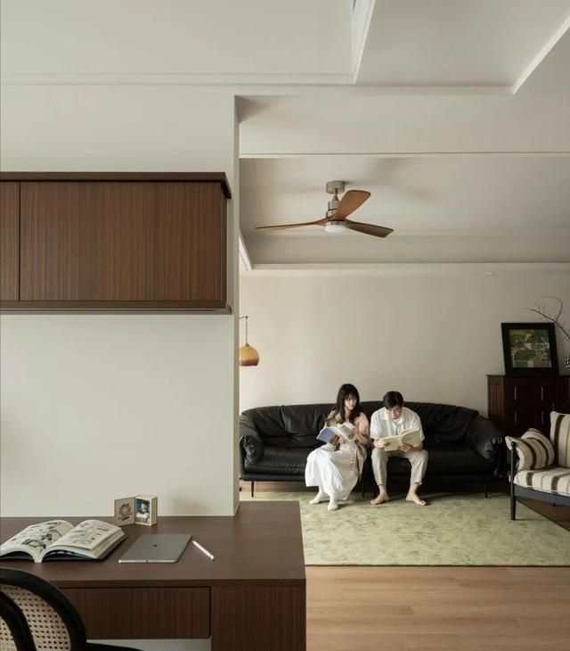 142㎡中古混搭风之家,开放式布局演绎复古与现代的完美碰撞 开放式布局的142㎡中古混搭风之家 - 家居知识