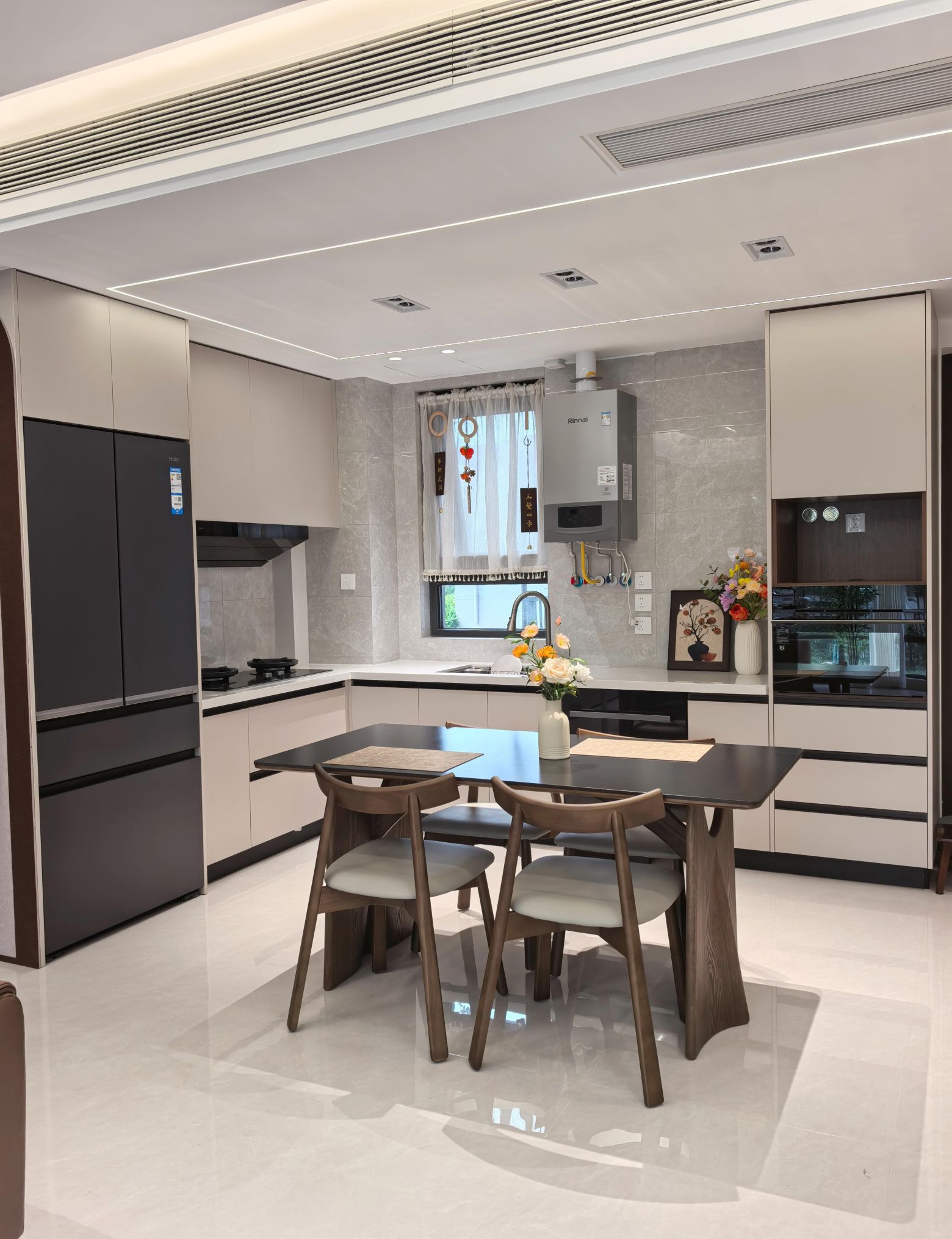 不跟风的家,耐看美学如何超越黑白灰与中古风 不跟风的家,到底有多耐看。看多了黑白灰,中古风,难免审美疲劳 - 家居知识