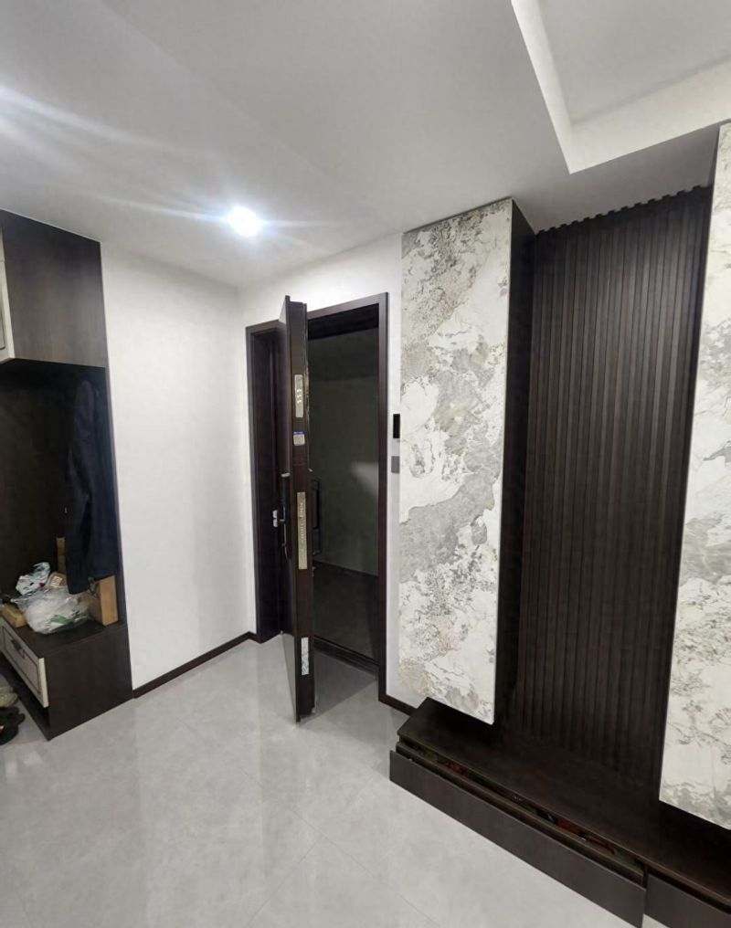 新中式家装典范，和悦府对称美学与实木质感全案解析