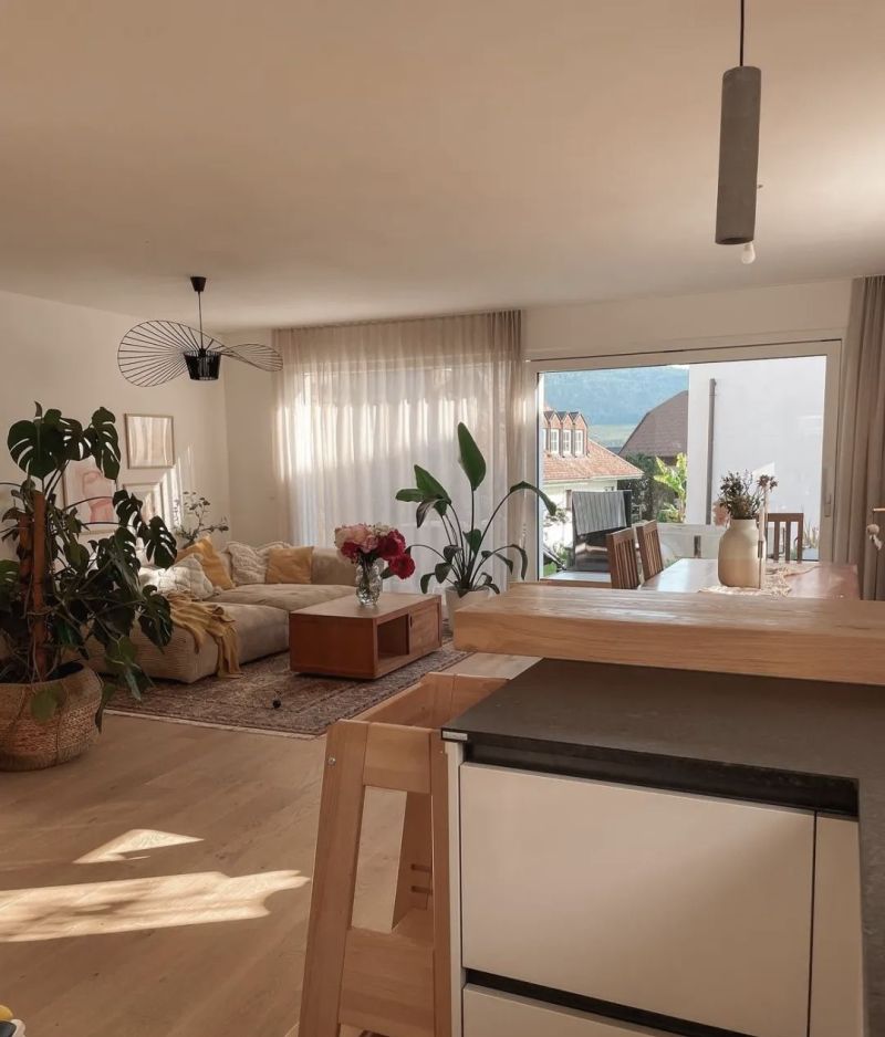 31岁的她，用温柔中性色彩和自然的原木风，把家变成身心庇护所 - 家居知识