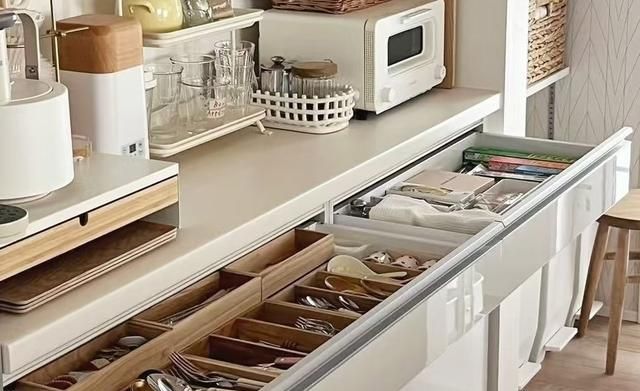 做餐边柜避开3坑+7要点,实用高级不踩雷! 做餐边柜别瞎抄模板!避开3个坑,按这7点做,实用又显高级! - 家居知识