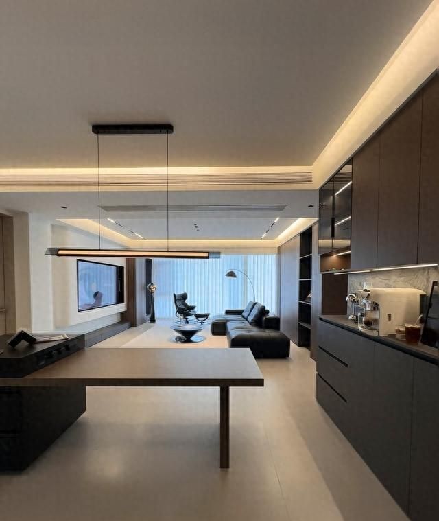 河南夫妻执意装意式极简风，完工效果惊艳众人