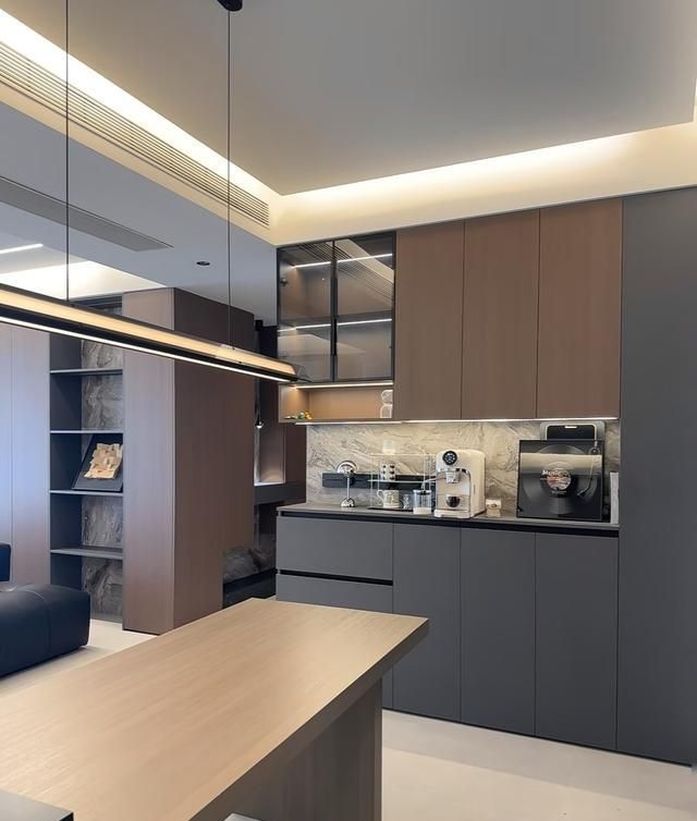 河南一夫妻，不听劝阻一意孤行，装意式极简风，最后效果出人意料 - 家居知识