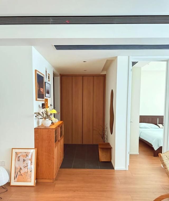 年轻人抛弃传统鞋柜?这些高级设计正流行 鞋柜“正退出”中国家庭?看看年轻人家里的设计,那叫一个高级 - 家居知识