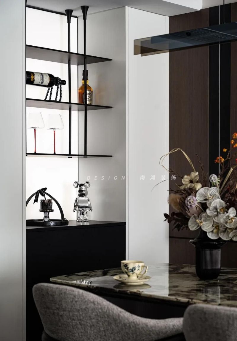 140㎡意式轻奢,用造型与结构演绎灵动高级感 140㎡意式轻奢:以造型与结构书写的灵动高级感! - 家居知识