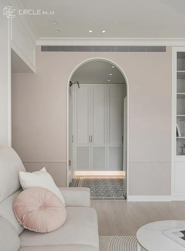 132㎡轻美式婚房,粉玫瑰浪漫满屋,颜值与质感双巅峰 新婚宅天花板!132㎡轻美式 + 粉色玫瑰,颜值质感双封神 - 家居知识