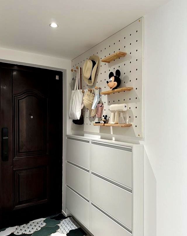 买房后必看!网友家鞋柜设计太惊艳,美观实用两不误 等我买房了,学网友家这样做鞋柜,美观又实用,太惊艳了! - 家居知识