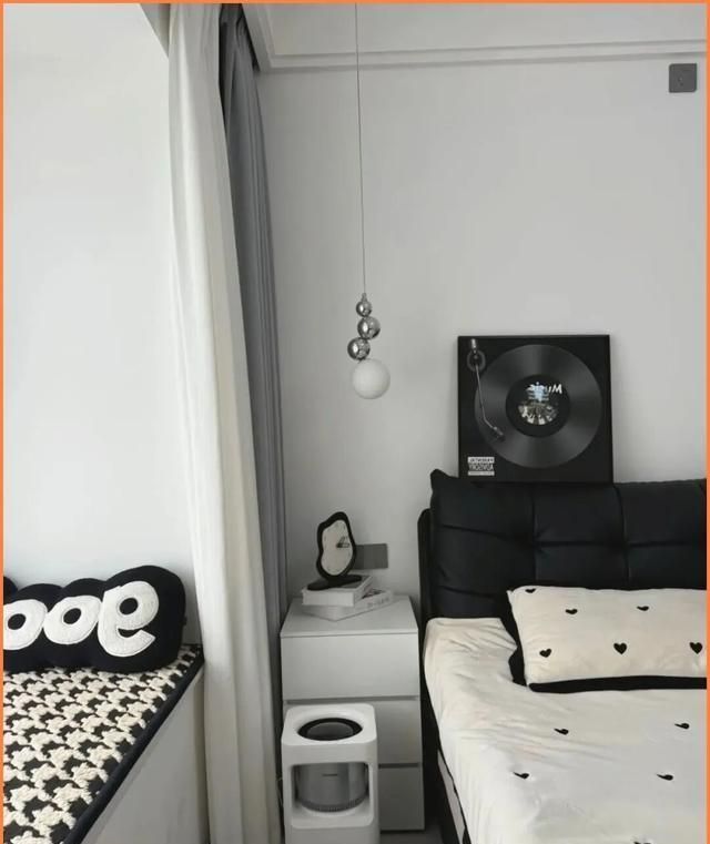 这对夫妻的家火了，拒绝过度装修，把简约做到极致，太有品位了！ - 家居知识