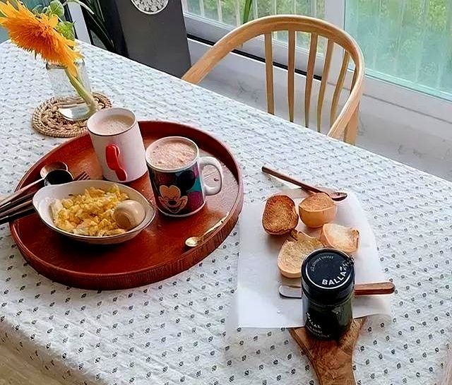 41岁阿姨坚持极简装修,效果高级感十足,网友直呼惊艳 天津发现一41岁阿姨,坚持极简装修,那叫一个高级,忍不住晒晒 - 家居知识