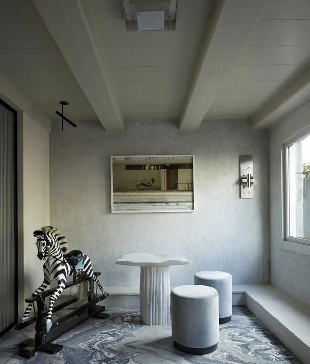 微水泥在欧洲别墅的案例：北欧风邂逅侘寂，优雅于极简冷淡中绽放 - 家居知识