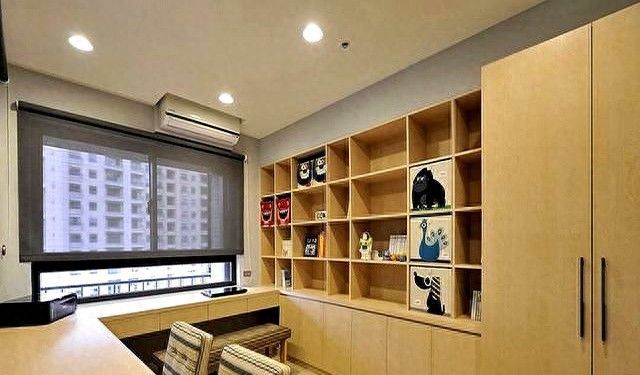 小户型也能拥有高颜值书柜！4种设计巧妙利用空间