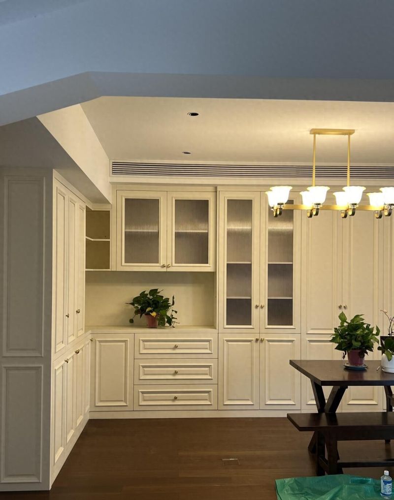 现代风格厨房橱柜定制，靠谱品牌与高性价比推荐