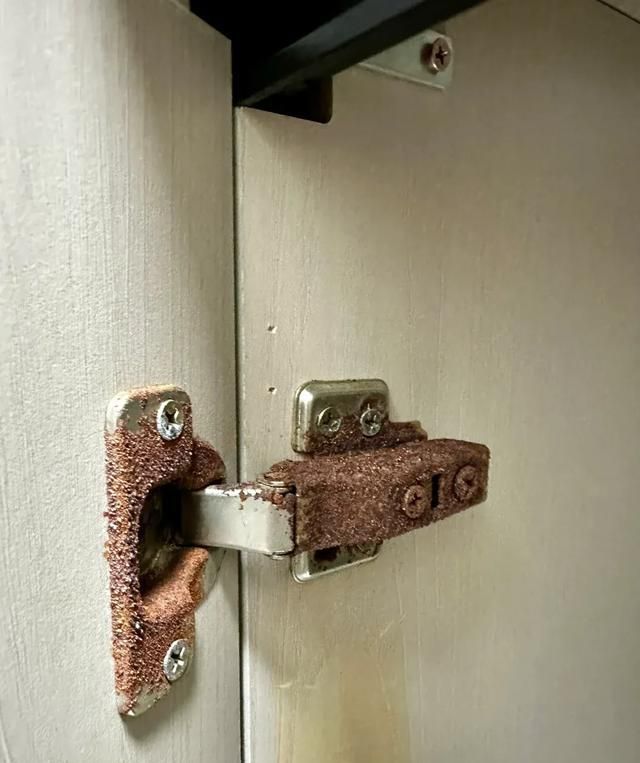 定制衣柜必看!避开这8个细节坑,省下冤枉钱 定制衣柜做完才发现,这8个细节错了白扔钱,全是踩坑后的真心话 - 家居知识