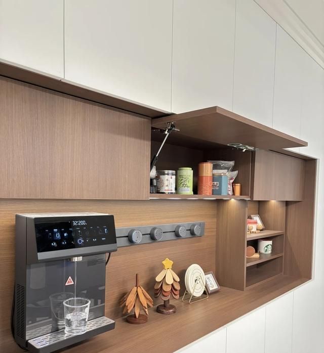 做餐边柜避开3个坑,照着7点做实用又高级! 做餐边柜别瞎抄模板!避开3个坑,按这7点做,实用又显高级! - 家居知识