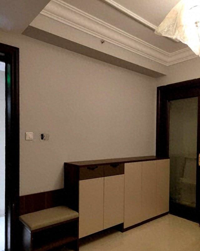 全屋定制橱柜惊艳改造，精装房秒变理想家，餐厅酒柜设计超满意！