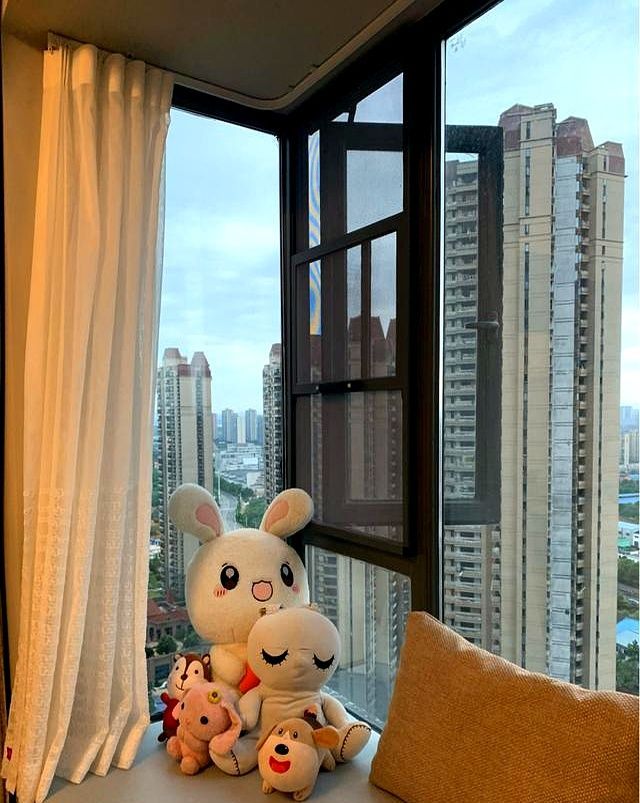 晒晒全屋定制的橱柜，看不出原来是精装房了，很满意餐厅酒柜设计 - 家居知识