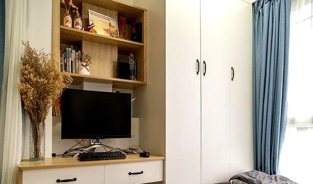 宁愿客厅变小，为妻子打造专属衣帽间，看71㎡小屋变身简美ins风 - 家居知识