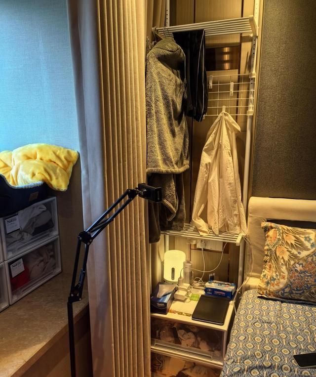 年轻人抛弃传统床头柜,这3种新式设计更高级实用 “床头柜”已逐渐退出中国家庭!看年轻人的新式做法,高级还实用 - 家居知识