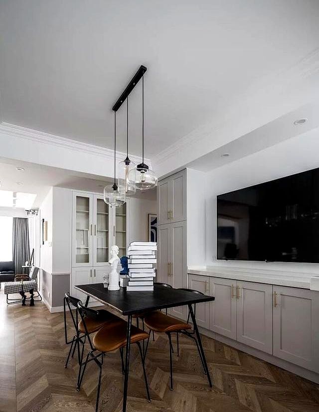 上海这户人家的美式混搭风装修走红,实用与品味并存引热议 上海发现一户人家,因装美式混搭风格走红,全屋实用又有品味 - 家居知识